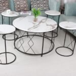 طقم طاولات مودرن شكل حديث 5 قطع لون أسود سطح خشب شبيه الرخام