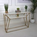 مدخل حديد سطح خشب شبيه بالرخام ابيض