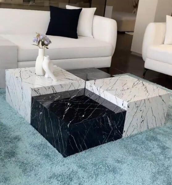 طاوله اساسيه مكونه من اربع قطع  بتصميم عصري وانيق