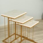 طقم طاوله خدمه ثلاث قطع حديد وسطح خشب شبيه بالرخام