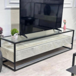 طاولة تلفزيون  بديل رخام مع زجاج والحديد  الأسود