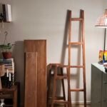 سلم خشب طبيعي