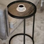 طاوله خدمه حديد بسطح زجاج عسلي