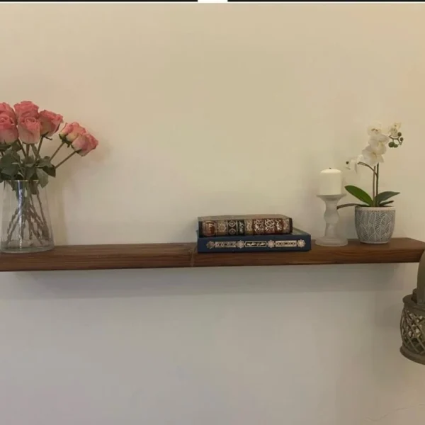 رف خشب كلاسيكي