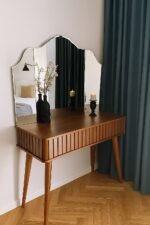 تسريحة خشب كلاسك مع المراية - الصورة 2