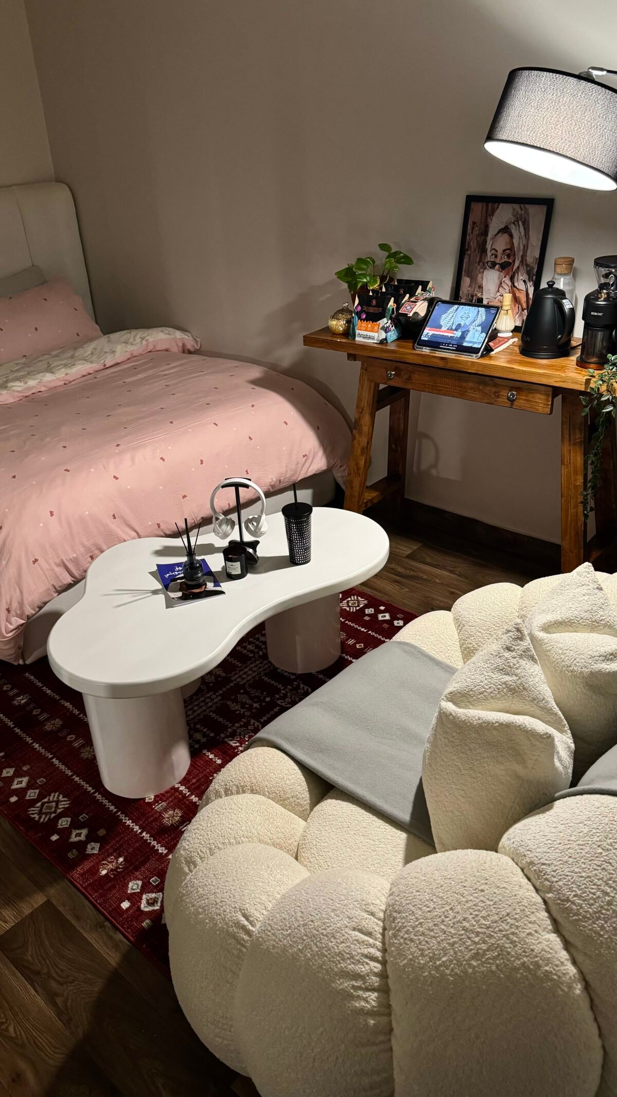 طاولة وس ابيض