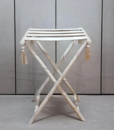 طاولة خدمة خشب ومخملية أبيض