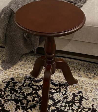 طاولة خدمة كلاسيك
